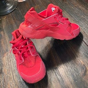 Nike hurrache’s BARELEY WORN SIZE 2Y